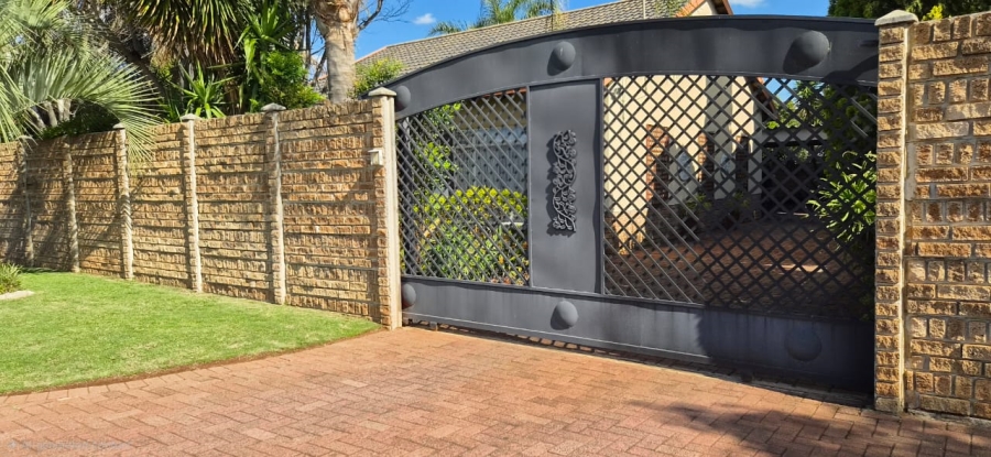 3 Bedroom Property for Sale in Stilfontein Ext 4 North West